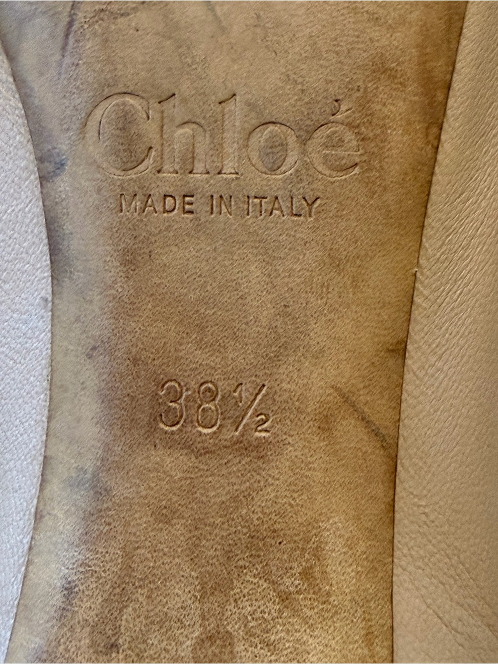 Chloé Lauren Scalloped Edge Block Heel Leather Pumps in nude taupe size 38.5 - Picture 10 of 10